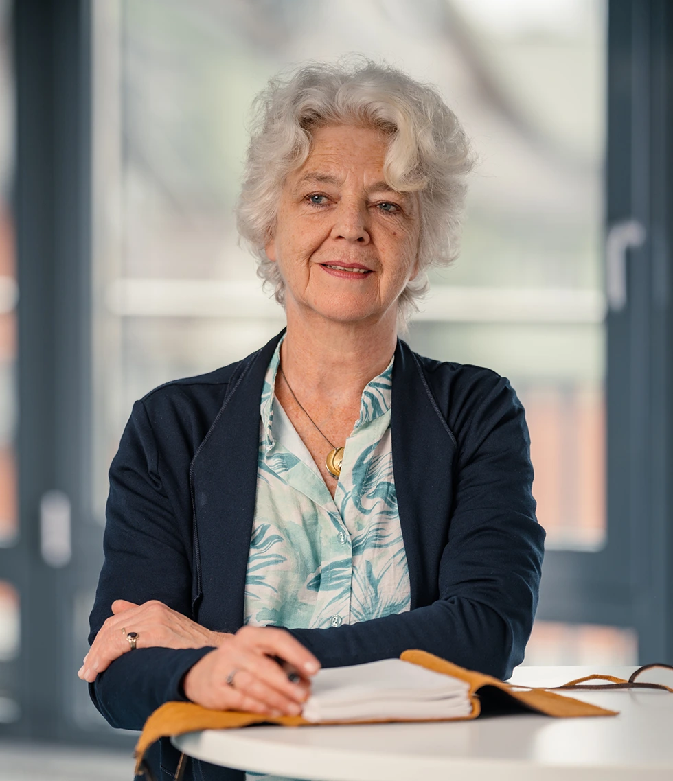 Coach Marion Hahn mit freundlichem Blick für Führungskräfte und Andere